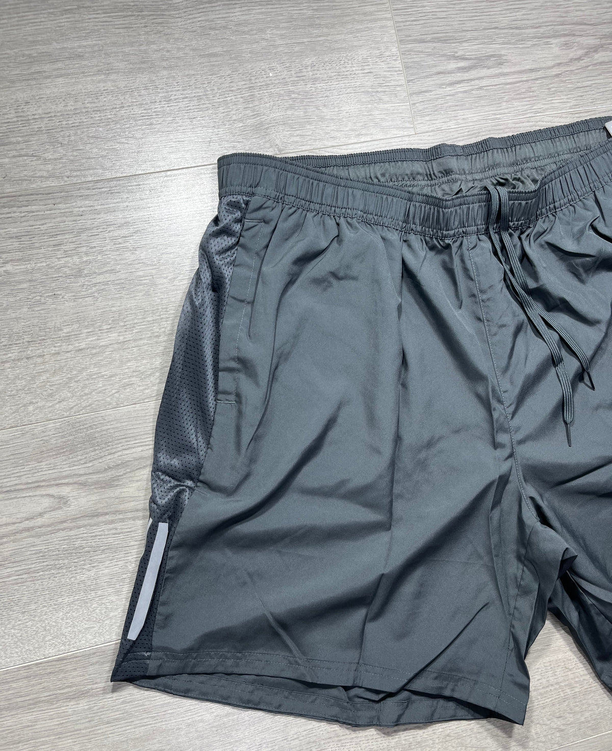 Men’s Adidas Own the Run Gym Sport sportswear Shorts Grey Areoready  - H34502 - Size 2XL
