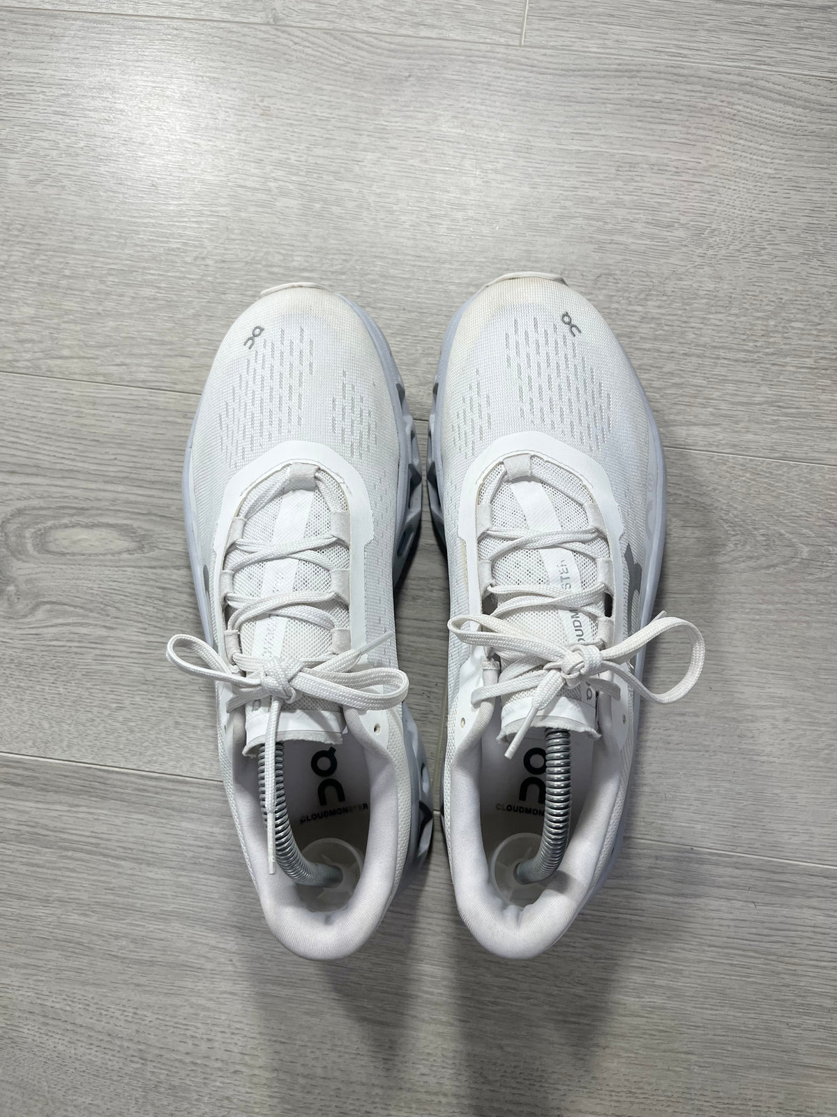 On Running Cloudmonster White Glacier - 61.97654 Size 8.5 U.K. Running shoes trainers