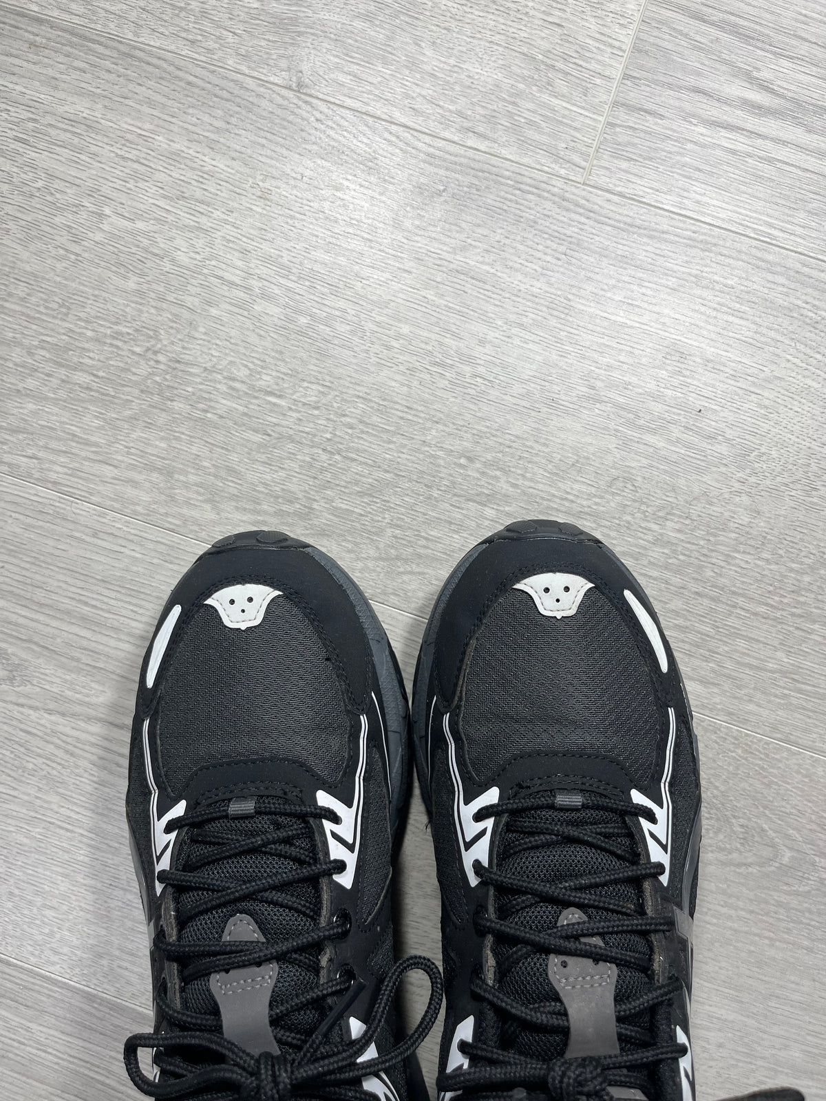 ASICS Gel-Venture 6 Gore-Tex Obsidian Grey - 1203A560-021 - Size 8.5 U.K. Trainer shoes