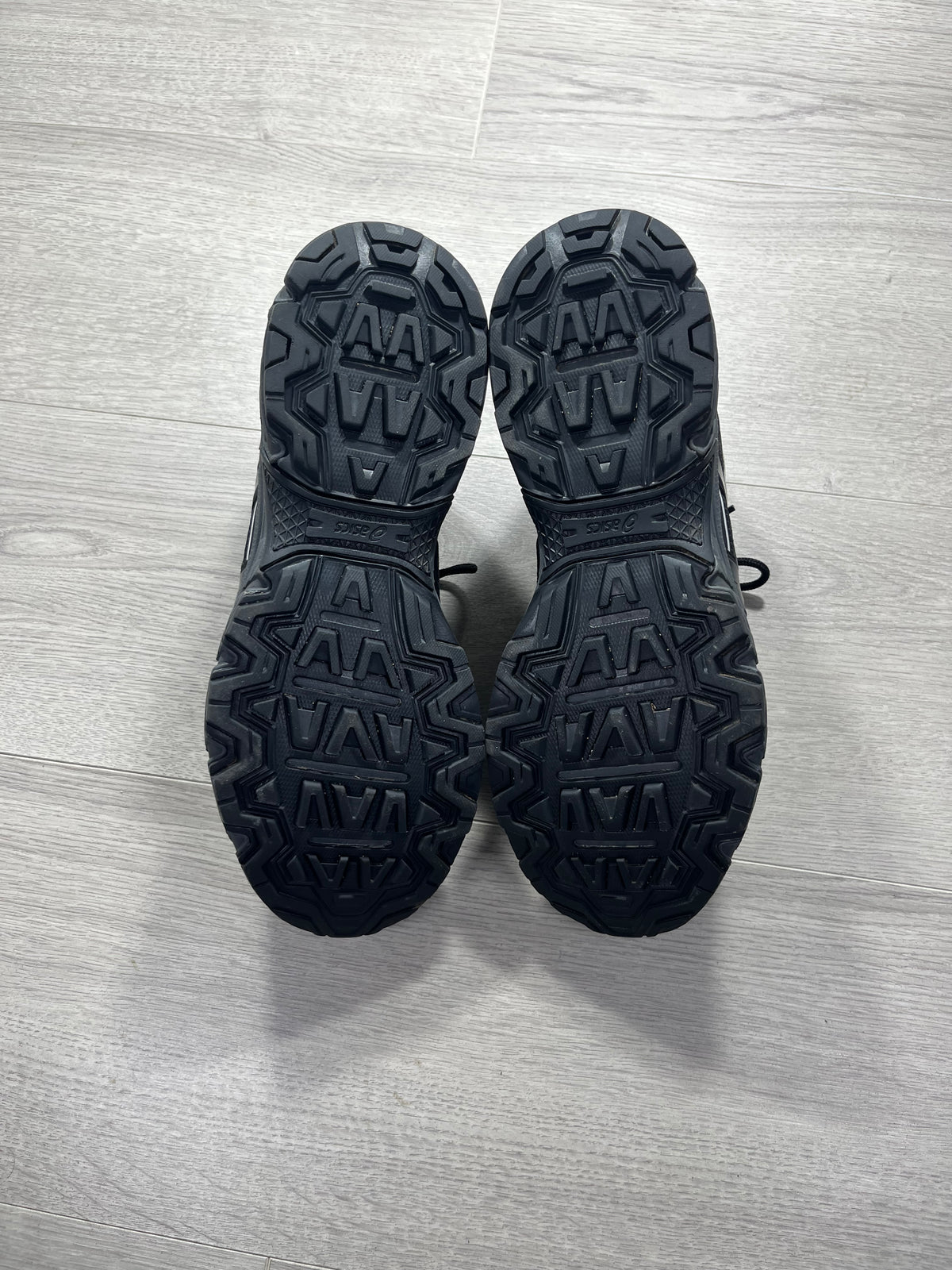 ASICS Gel-Venture 6 Gore-Tex Obsidian Grey - 1203A560-021 - Size 8.5 U.K. Trainer shoes