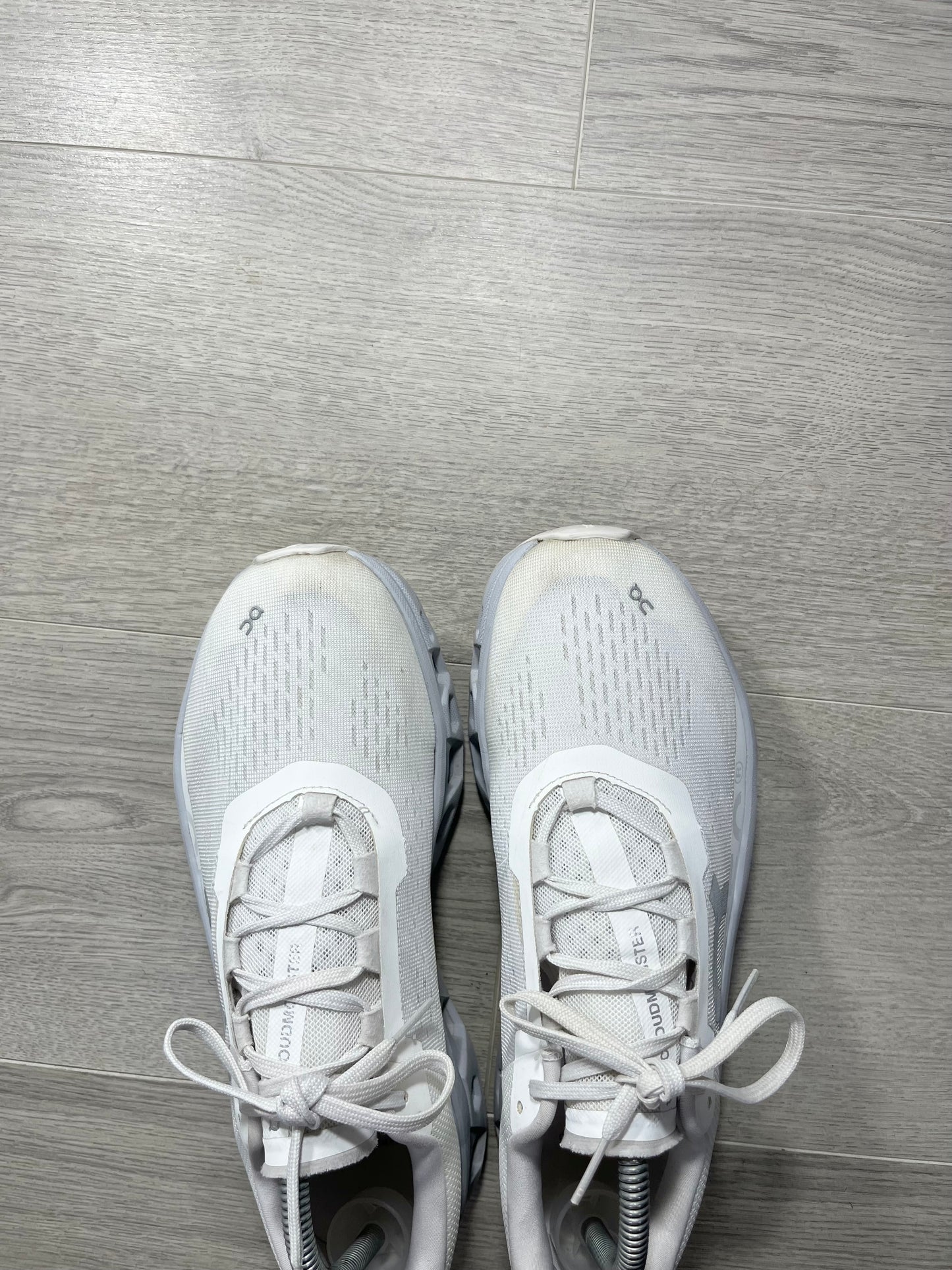 On Running Cloudmonster White Glacier - 61.97654 Size 8.5 U.K. Running shoes trainers