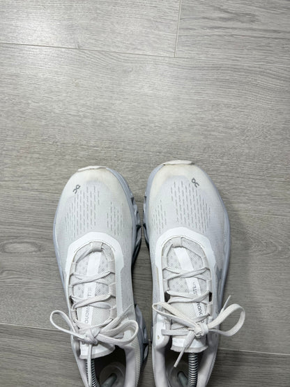 On Running Cloudmonster White Glacier - 61.97654 Size 8.5 U.K. Running shoes trainers