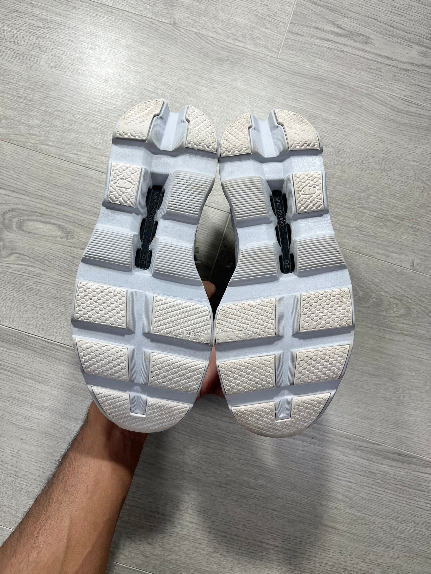 On Running Cloudmonster White Glacier - 61.97654 Size 8.5 U.K. Running shoes trainers