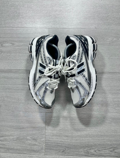 New Balance 1906R Silver Metallic Silver Size 9 U.K. 